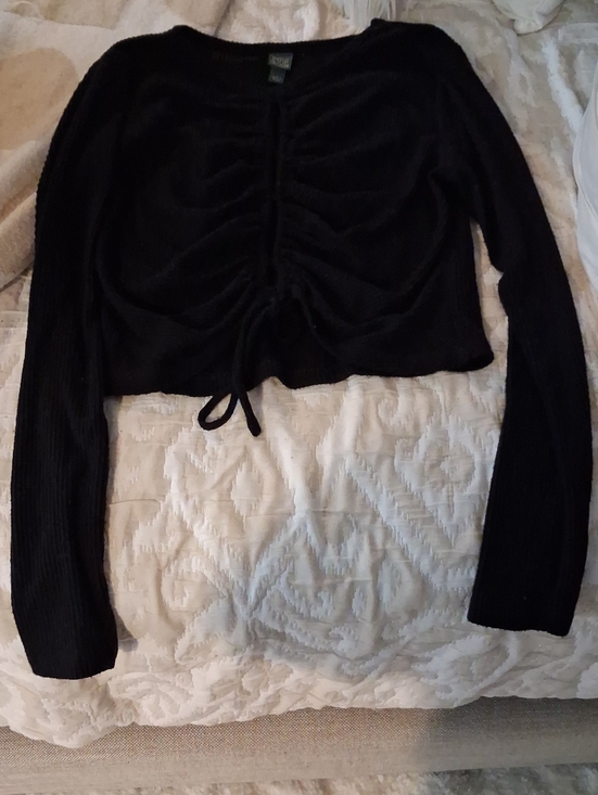 wild fable Tops - 🖤 Black Ruched Front Ribbed Long-Sleeve Crop Top